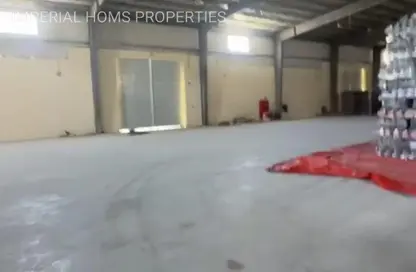 مستودع - استوديو - 5 حمامات للايجار في أم الثعوب - أم القيوين