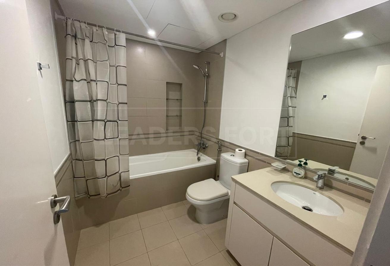 Elegant Living | Prime Location | Ready to Move In | 12 cheques photo 6