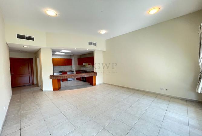 1-bed apartment in Northwest Apartments 8 · Garden view — photo 2