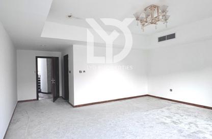 Villa - 3 - 4 for rent in Mirdif - Dubai