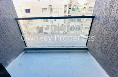 شقة - 1 حمام للايجار في مبنى منى كرامة - الكرامة - دبي