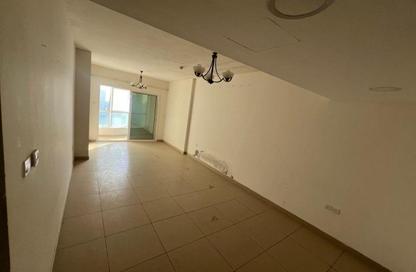 Apartment - 2 Bedrooms - 3 Bathrooms for rent in Lake Tower - Al Majaz 1 - Al Majaz - Sharjah