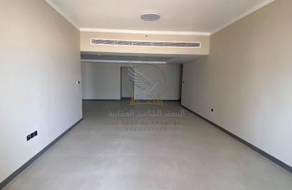 شقة - 3 غرف نوم - 4 حمامات للايجار في مساكن كورنيش عجمان - طريق كورنيش عجمان - عجمان