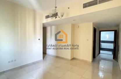 Apartment - 1 Bedroom - 1 Bathroom for rent in Ameer Bu Khamseen Tower - Al Majaz 3 - Al Majaz - Sharjah