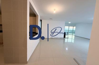 Apartment - 3 - 4 for rent in RAK Tower - Marina Square - Al Reem Island - Abu Dhabi