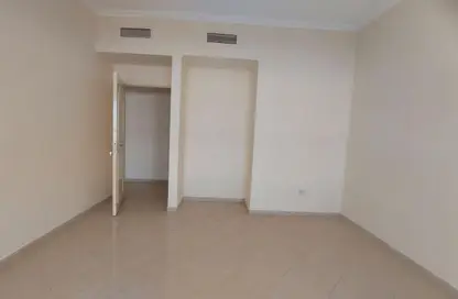 شقة - 2 غرف نوم - 2 حمامات للايجار في مبنى جي جي كو مويلح - تجارية مويلح - الشارقة