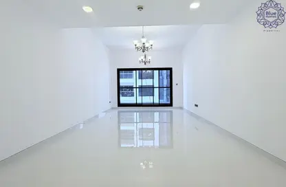 شقة - غرفة نوم - 2 حمامات للايجار في بناية تريو - البرشاء 1 - البرشاء - دبي