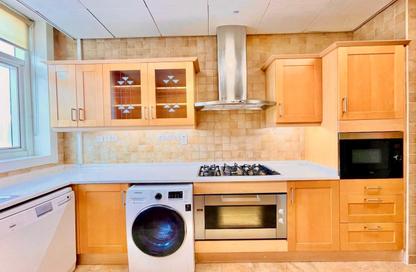Apartment - 2 Bedrooms - 4 Bathrooms for rent in Al Khazna Tower - Al Najda Street - Abu Dhabi