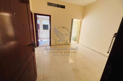 شقة - 1 - 1 للإيجار في بناء النباعة - النبعة - الشرق - الشارقة
