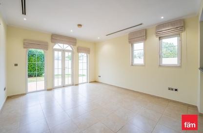 Villa - 3 Bedrooms - 4 Bathrooms for sale in District 5 - Jumeirah Park - Dubai