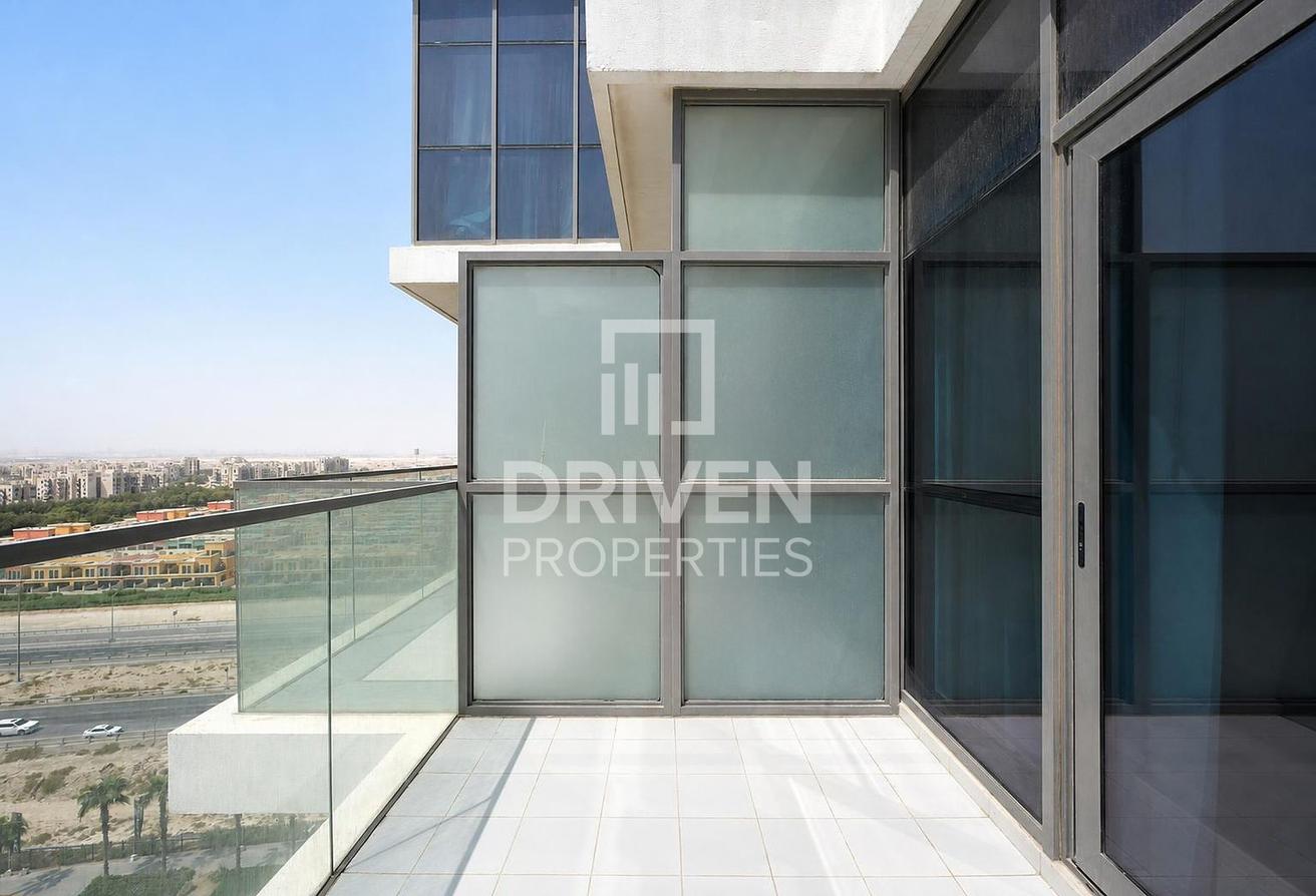 Vacant | High Floor | Fully Furnished photo 11