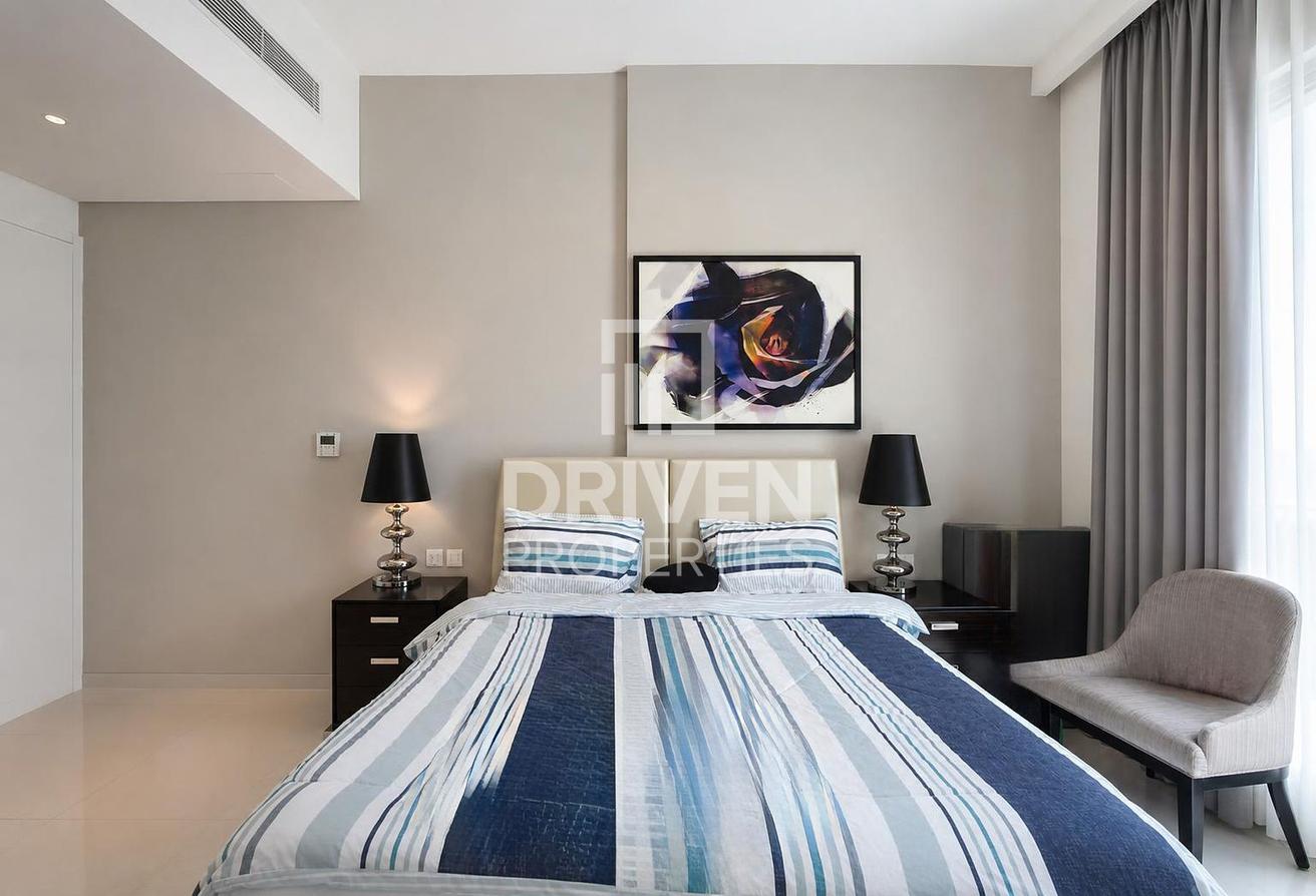 Vacant | High Floor | Fully Furnished photo 6