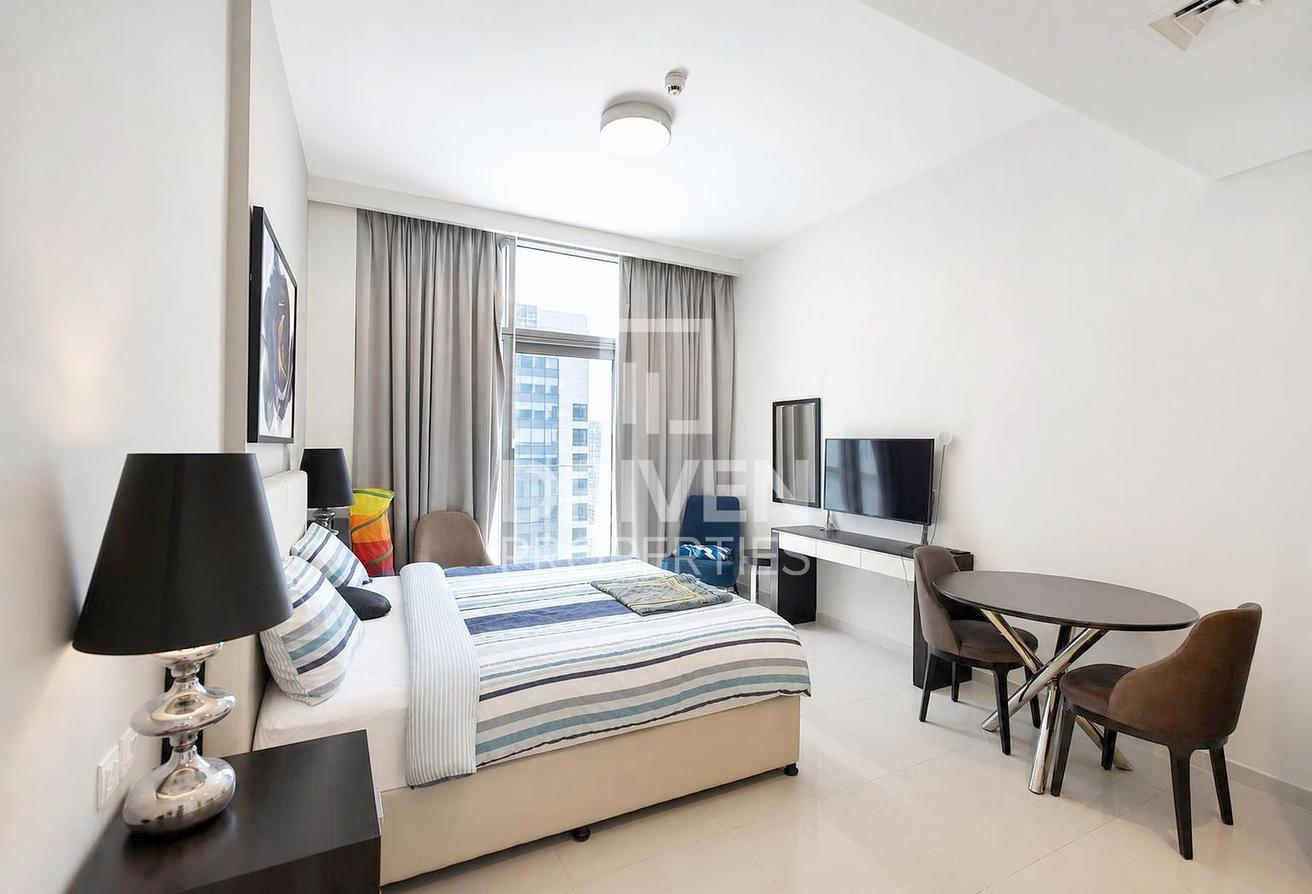 Vacant | High Floor | Fully Furnished photo 5