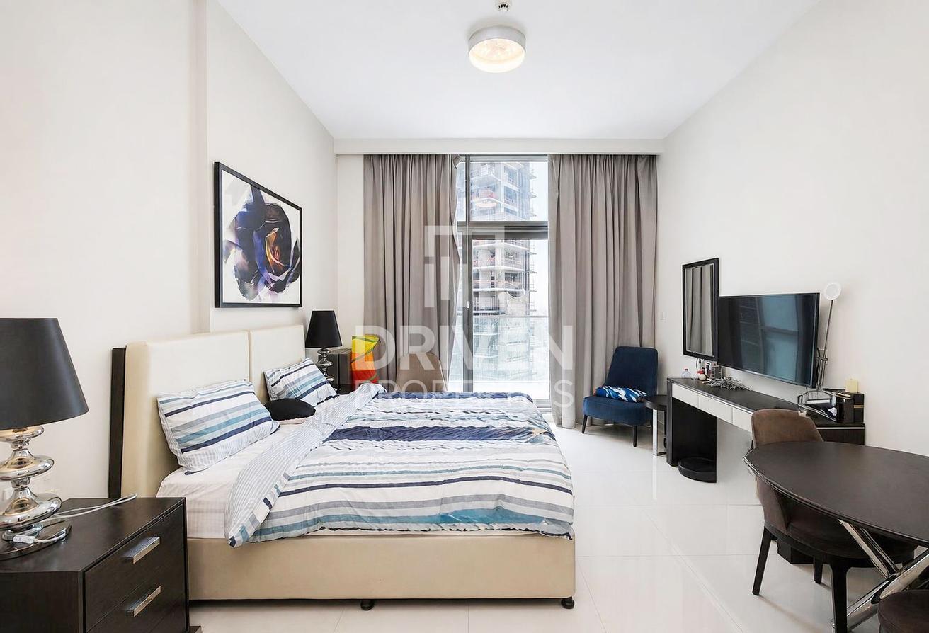 Vacant | High Floor | Fully Furnished photo 4