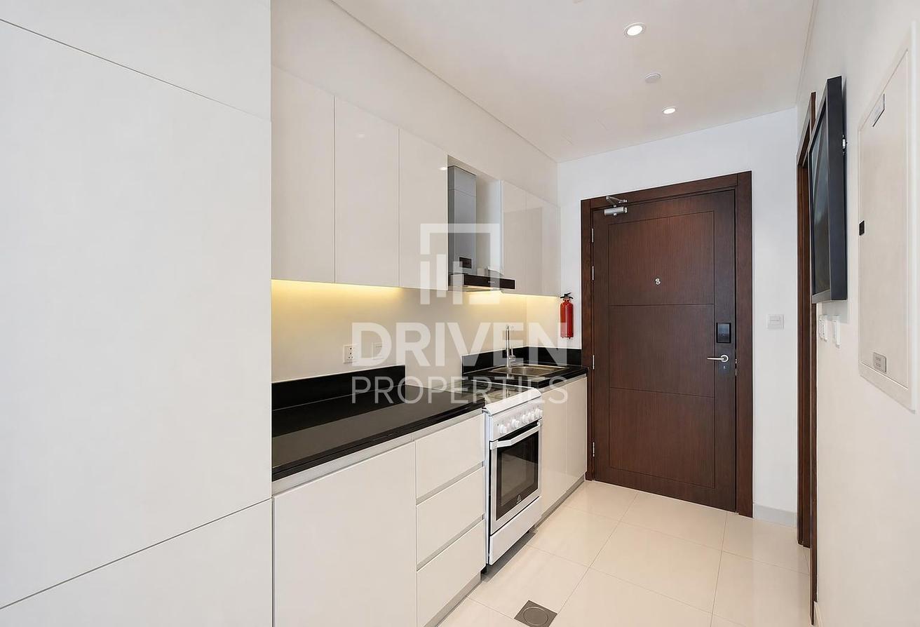 Vacant | High Floor | Fully Furnished photo 8
