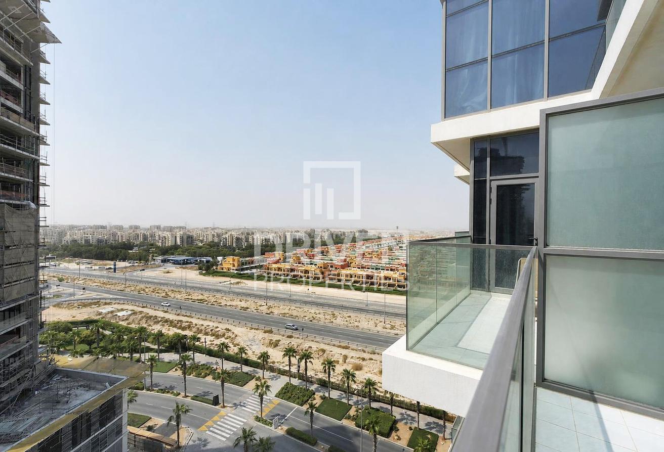 Vacant | High Floor | Fully Furnished photo 9