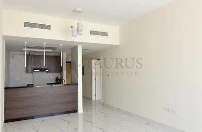 شقة - غرفة نوم - 2 حمامات للبيع في اوليمبيكو ريزيدنس - المدينة العالمية المرحلة 2 - 4 الورسان - الورسان - دبي