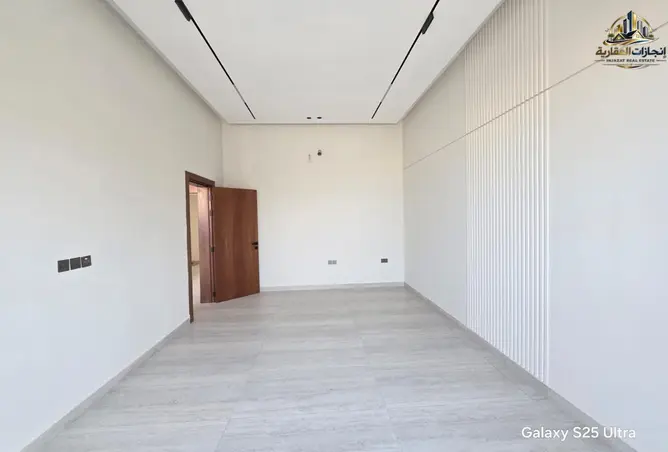 163693943 - Property Image 3
