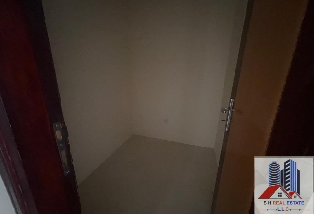 3 BR Villa in Mirdif with Landmark View photo 14