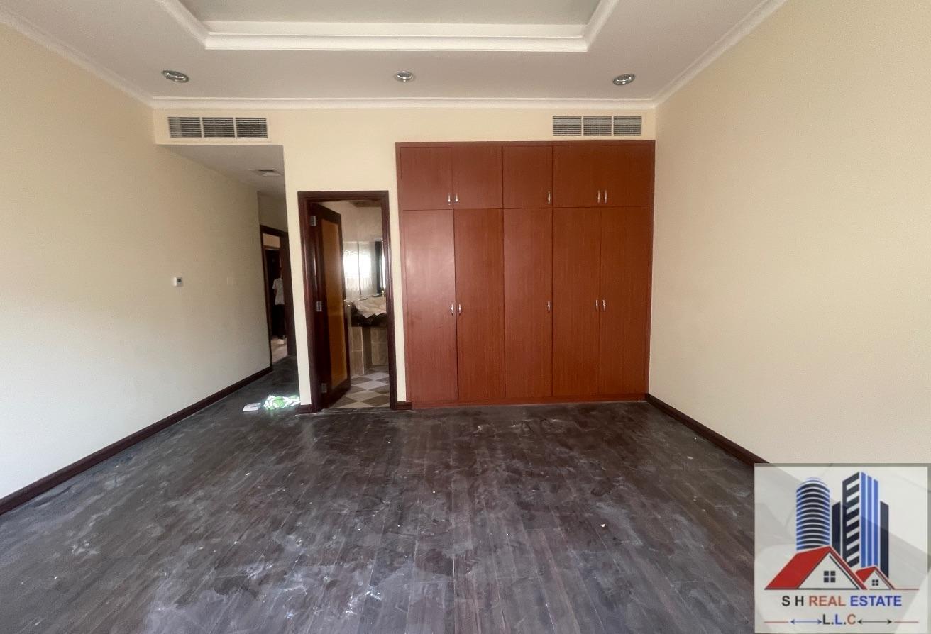 3 BR Villa in Mirdif with Landmark View photo 22