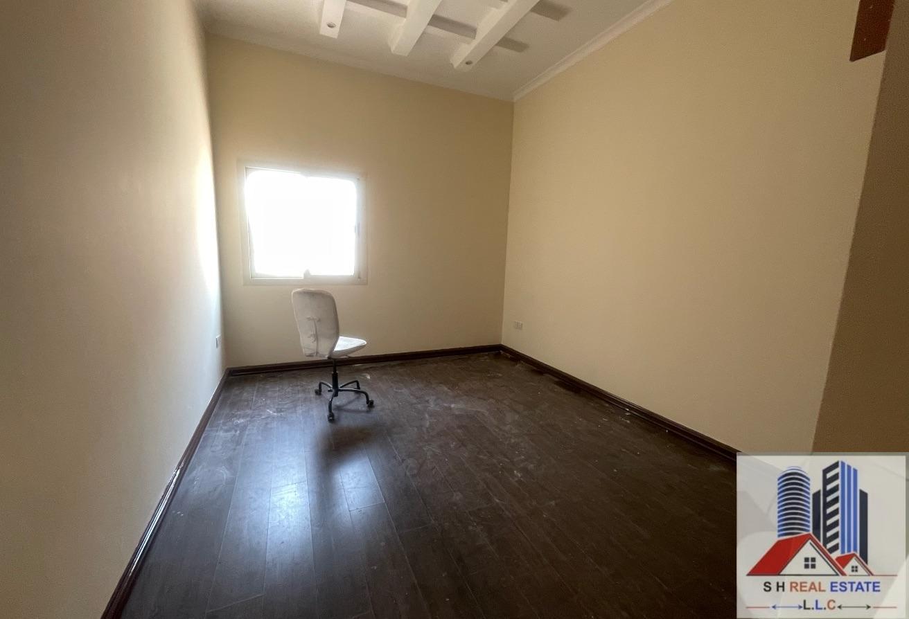 3 BR Villa in Mirdif with Landmark View photo 18