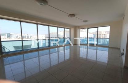 Apartment - 4 Bedrooms - 4 Bathrooms for rent in Silver Sands 2 - Al Mankhool - Bur Dubai - Dubai