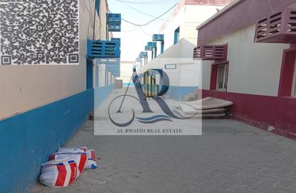 Labor Camp - Studio - 7+ Bathrooms for rent in Al Sajaa S - Al Sajaa - Sharjah