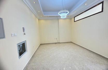 سكن الموظفين - استوديو - 2 حمامات للايجار في فلل الروضة 2 - 2  الروضة - الروضة - عجمان