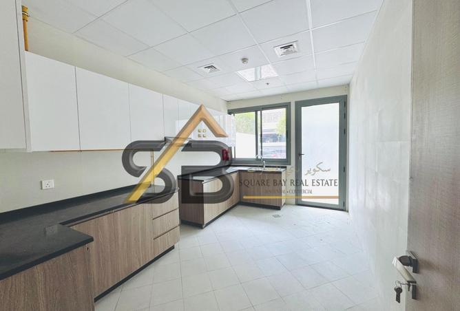 100848990 - Property Image 2