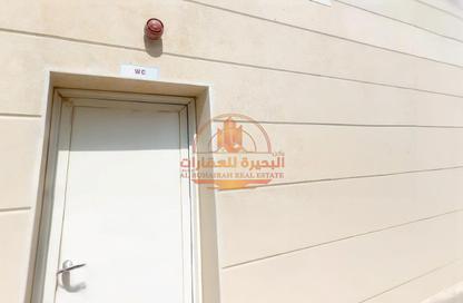 Warehouse - Studio - 1 Bathroom for rent in Al Sajaa S - Al Sajaa - Sharjah