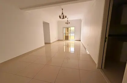 Apartment - 3 Bedrooms - 3 Bathrooms for rent in Al Thani Muwaileh - Muwaileh Commercial - Sharjah
