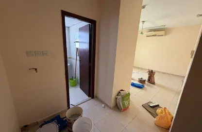 شقة - 1 حمام للايجار في برج الكورنيش - طريق كورنيش عجمان - عجمان