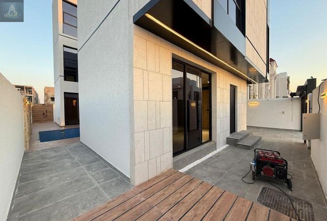 81130402 - Property Image 3