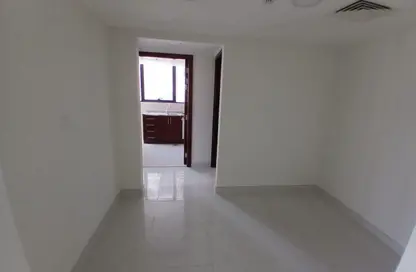 شقة - 2 غرف نوم - 2 حمامات للايجار في التعاون - الشارقة