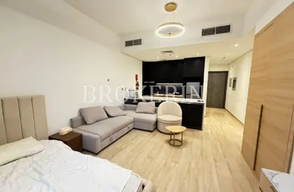 Apartment - 1 Bathroom for rent in Regina Tower - District 12 - Jumeirah Village Circle - Dubai