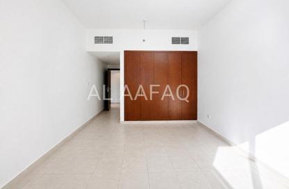 Apartment - 3 Bedrooms - 5 Bathrooms for rent in Al Khan Corniche - Al Khan - Sharjah