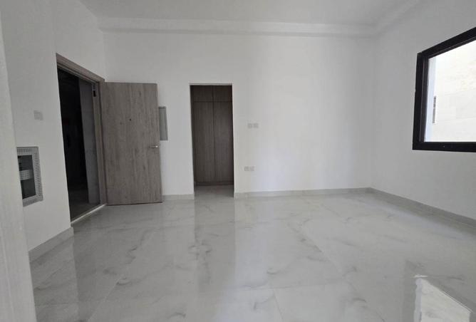 56143352 - Property Image 2