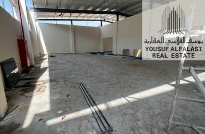 Warehouse - Studio - 2 Bathrooms for rent in Umm Al Thuoob - Umm Al Quwain
