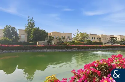 فيلا - 3 غرف نوم - 4 حمامات للبيع في الينابيع 9 - الينابيع - دبي