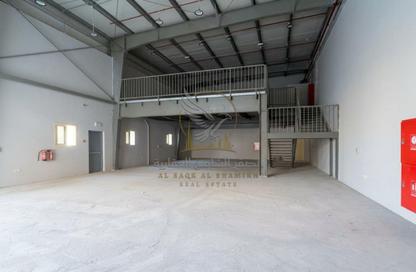 Warehouse - Studio - 2 Bathrooms for rent in Industrial Building 13 - Industrial Area 13 - Sharjah Industrial Area - Sharjah