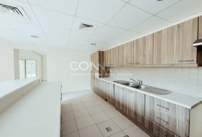98274105 - Property Image 2