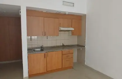 Apartment - 1 Bathroom for rent in Al Majaz 3 - Al Majaz - Sharjah