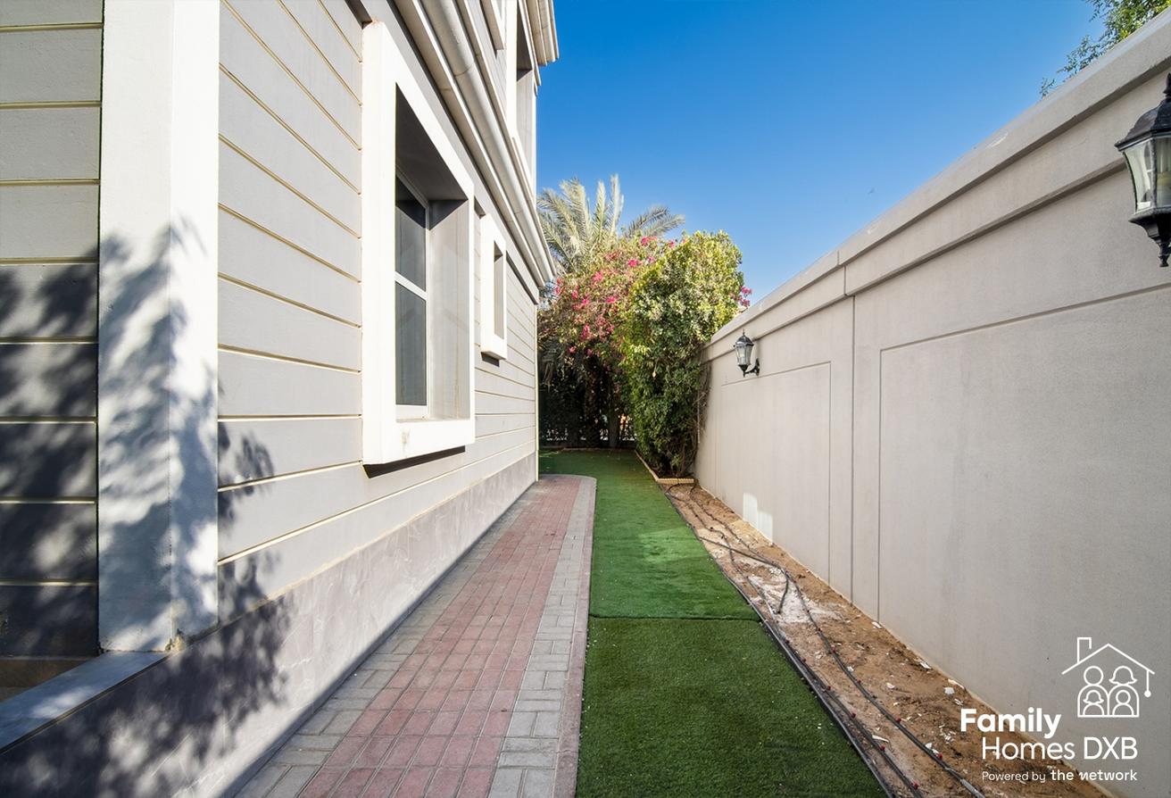 Fully Renovated | End Unit | Landscape Garden photo 27