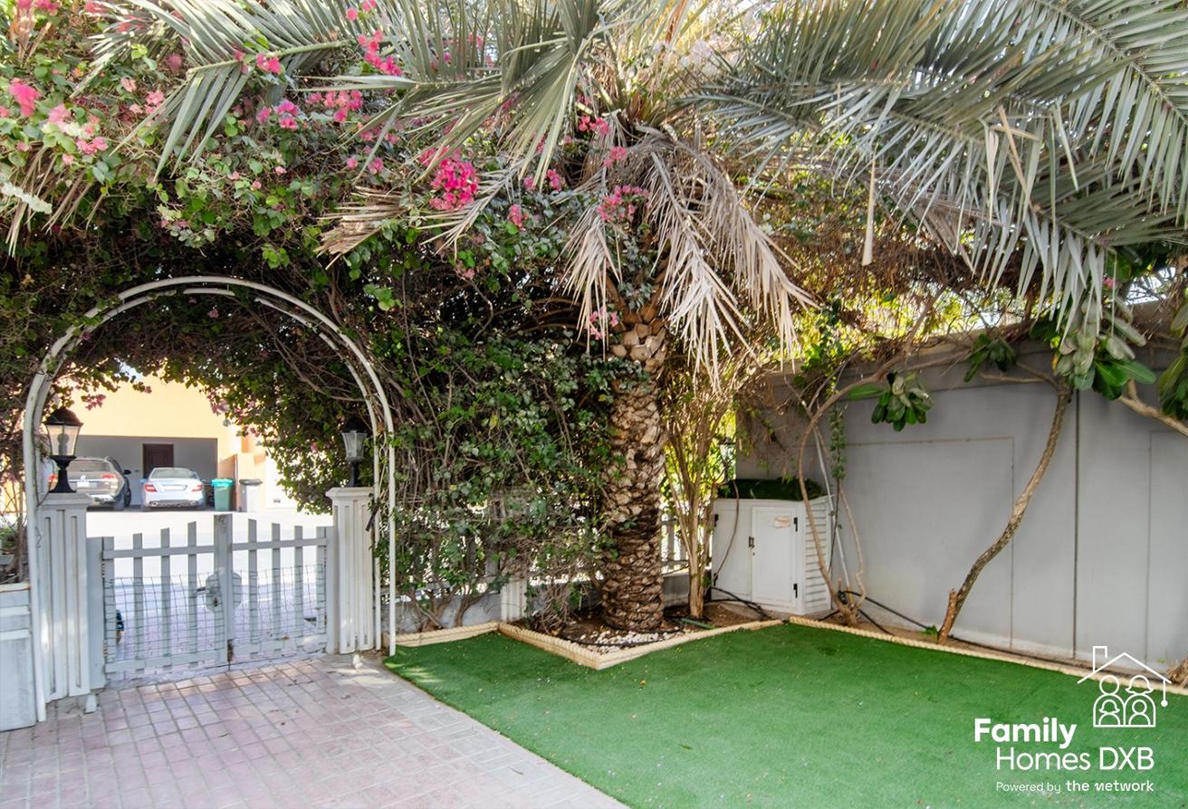 Fully Renovated | End Unit | Landscape Garden photo 26