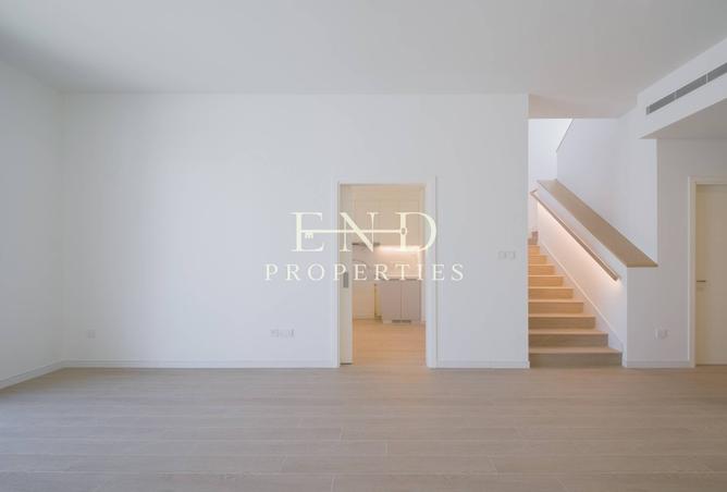 Internal | Brand New | View Today photo 2