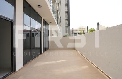 Apartment - 2 Bedrooms - 2 Bathrooms for rent in The Gate - Masdar City - Abu Dhabi