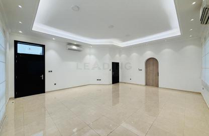 Villa - 4 - 5 for rent in Al Quoz 2 - Al Quoz - Dubai