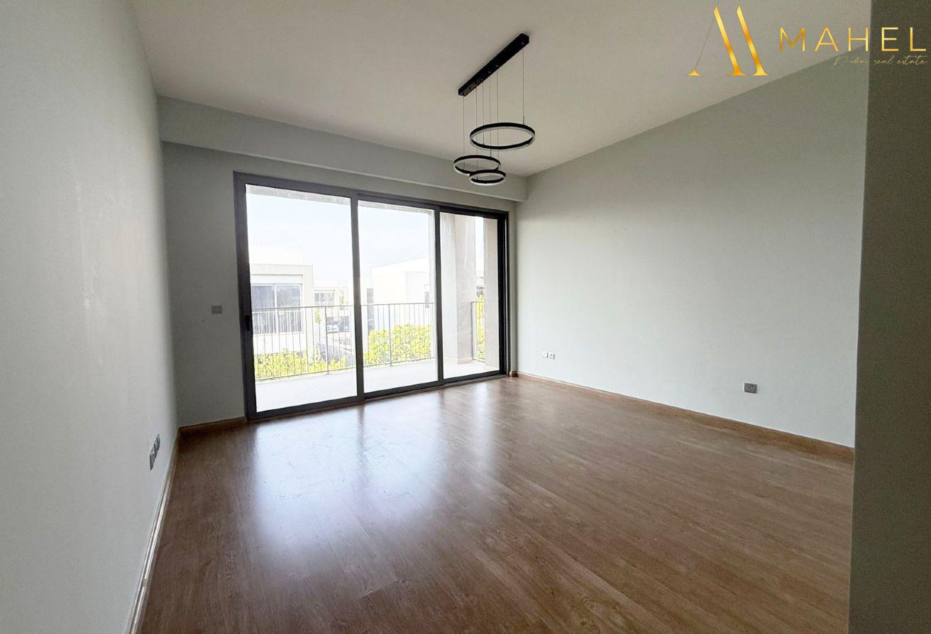 Spacious 5 Bed | End Unit |Unfurnished|Best Price photo 4
