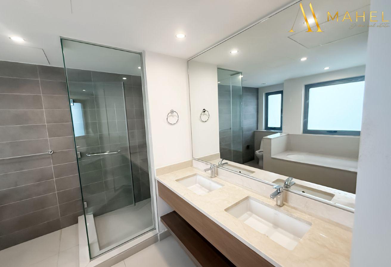 Spacious 5 Bed | End Unit |Unfurnished|Best Price photo 7