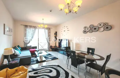 شقة - غرفة نوم - 2 حمامات للايجار في مجمع روكسانا السكني - سي - روكسانا ريزيدنس - الضاحية 12 - قرية جميرا الدائرية - دبي